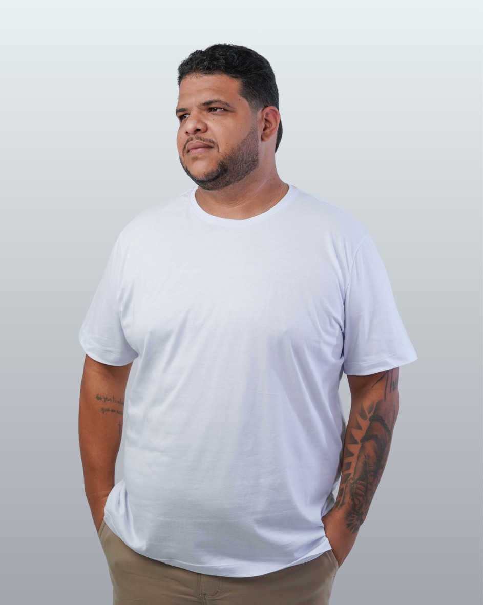 Camiseta Básica Gola Redonda Lisa Plus Size