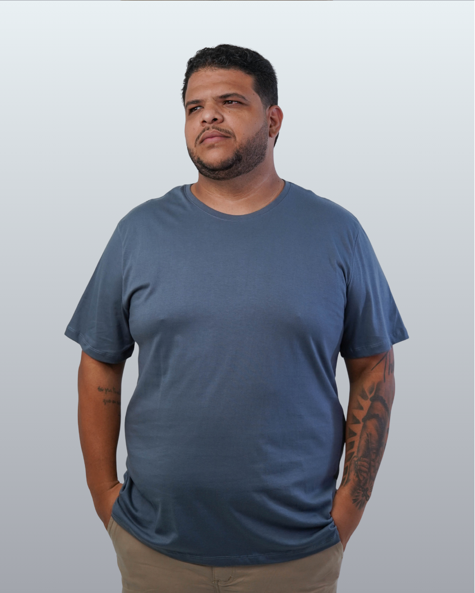 Camiseta Básica Gola Redonda Lisa Plus Size